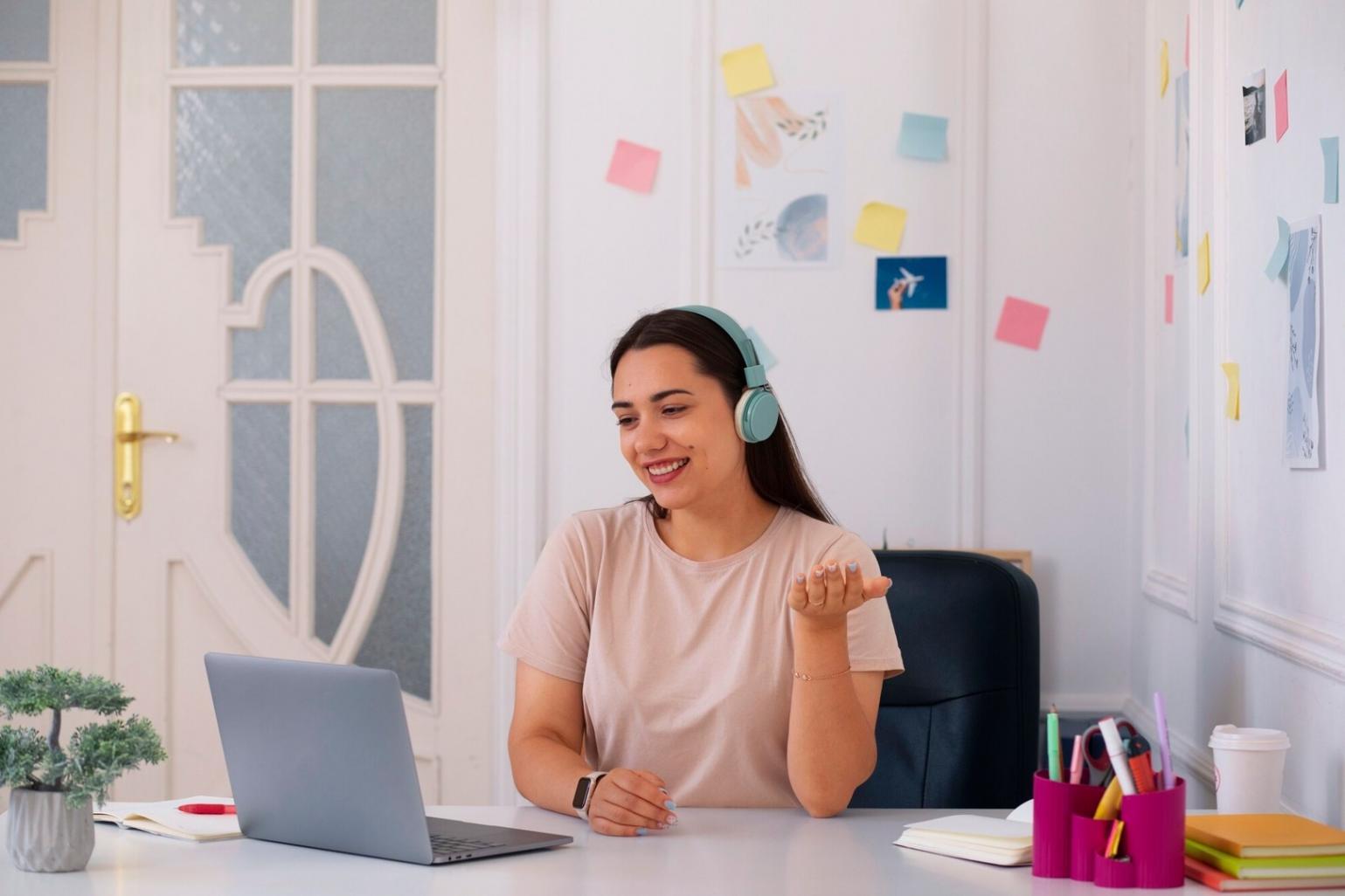 Student working on SEO content strategy project